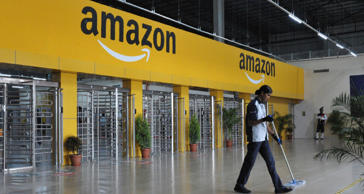 Amazon makes offline retail push in India