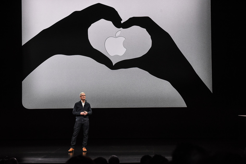 Apple teams up with Hollywood studio to start making movies, report says