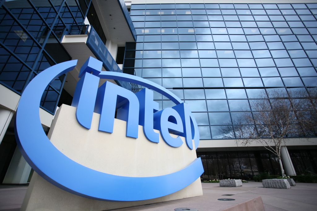 Intel takes a tumble as sales miss estimates, outlook falls short