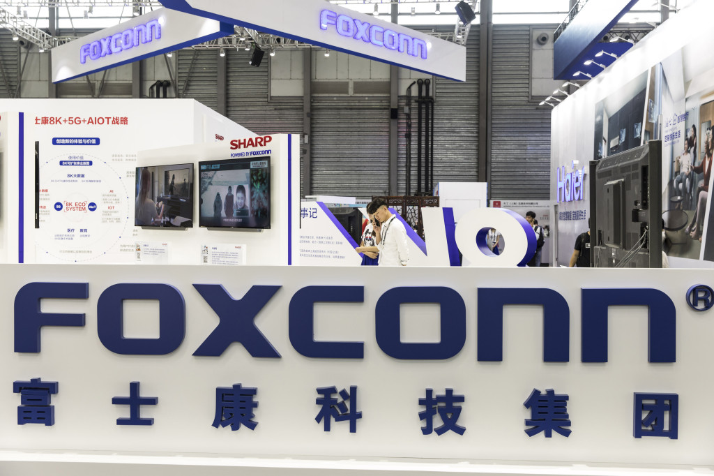 Foxconn does an about-face on Wisconsin facility