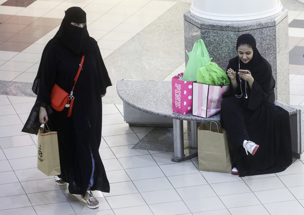 Saudis defend app that gives women permission to travel