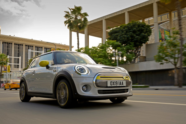 BMW unveils the first all-electric Mini with the Cooper SE