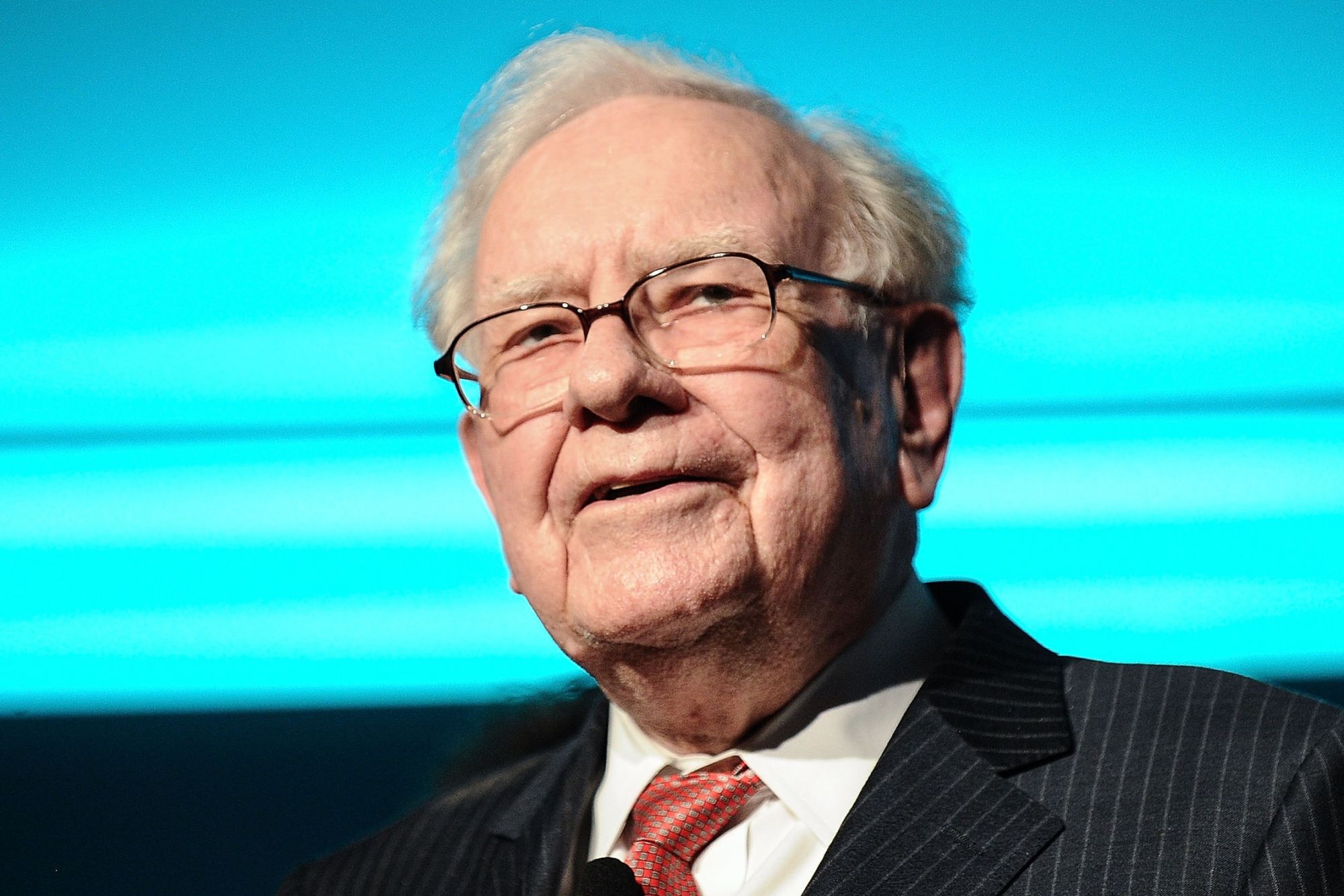 Why Does Warren Buffett Always Pay In Cash?