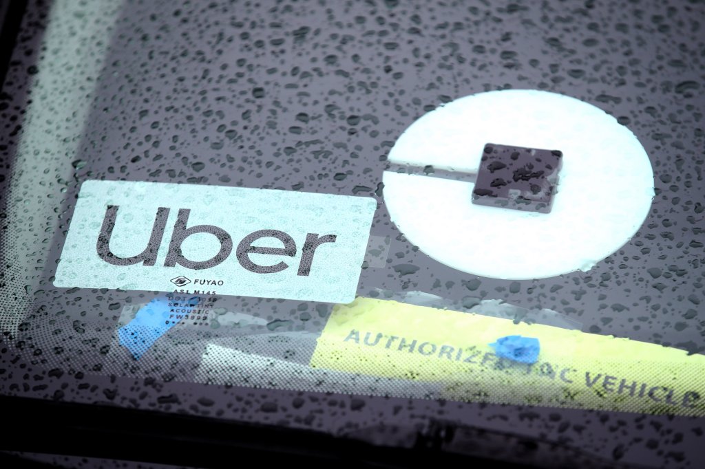Coronavirus: Uber to require all drivers and riders to wear masks