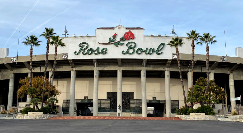 Rose Bowl move adds spice to California-Texas tug-of-war