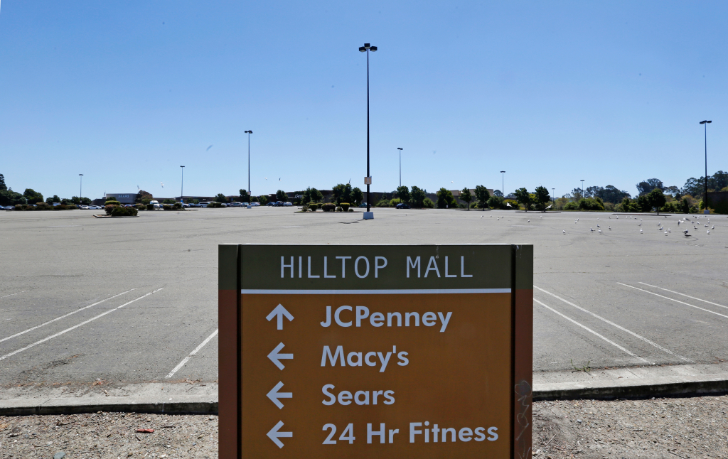 Macy’s to close Richmond location, leaving more dead space at the Hilltop mall