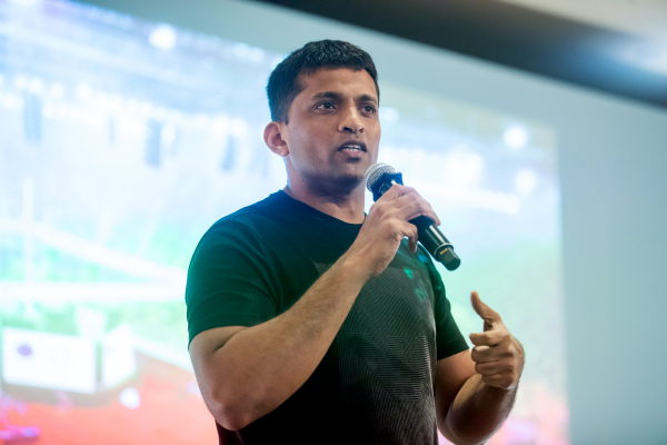 Byju’s acquires Indian tutor Aakash for nearly $1 billion