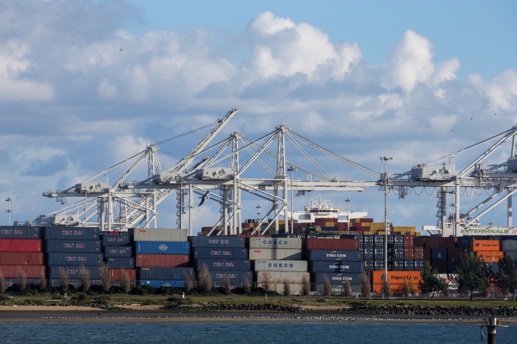 Port of Oakland plans more space to ease farm-export space crunch