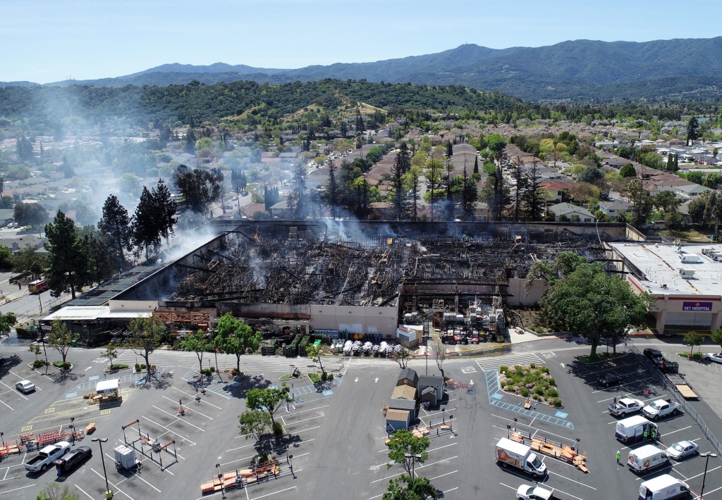 Photos: Huge fire destroys Home Depot near Oakridge Mall in San Jose