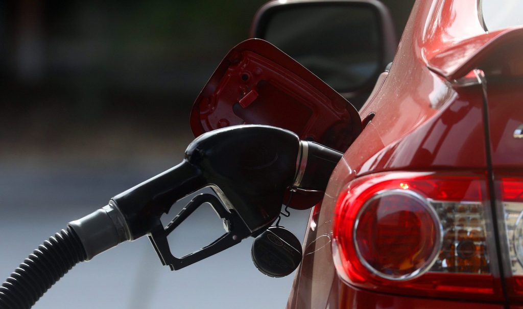Average US gasoline price falls 45 cents to $4.10 per gallon