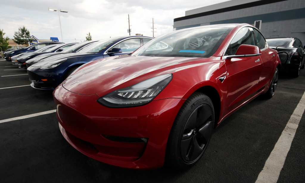 Tesla sets March for start of Model 3 deliveries to China