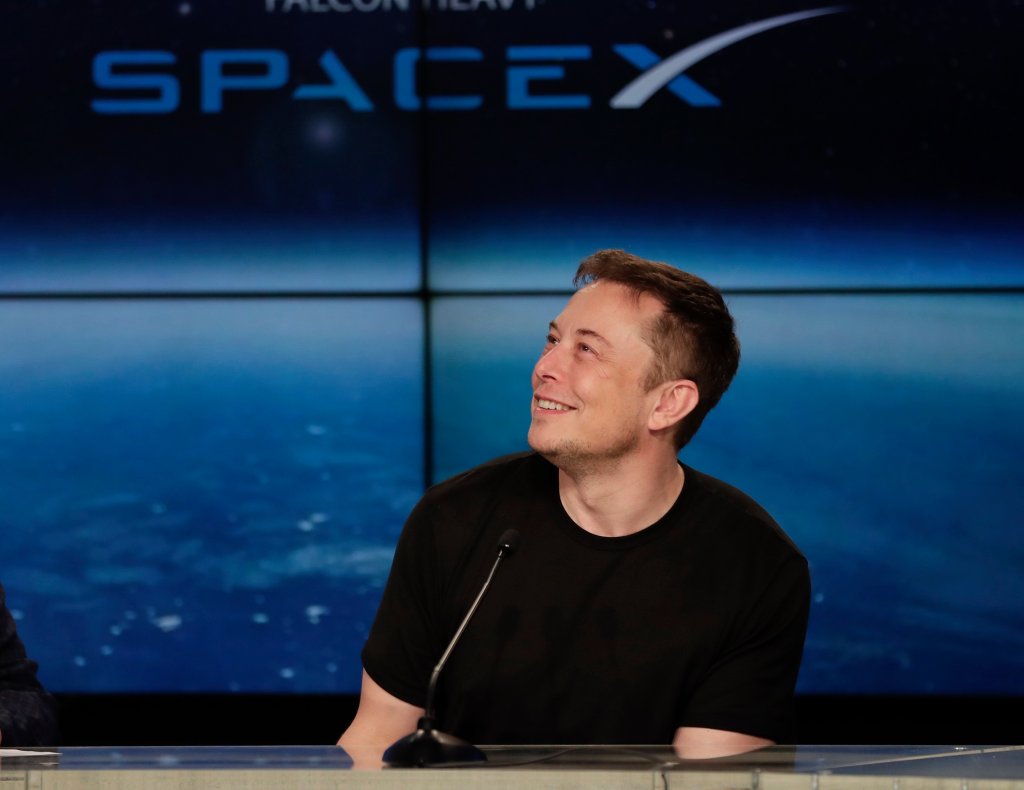 Are Elon Musk and SpaceX about to ruin our view of the night sky?