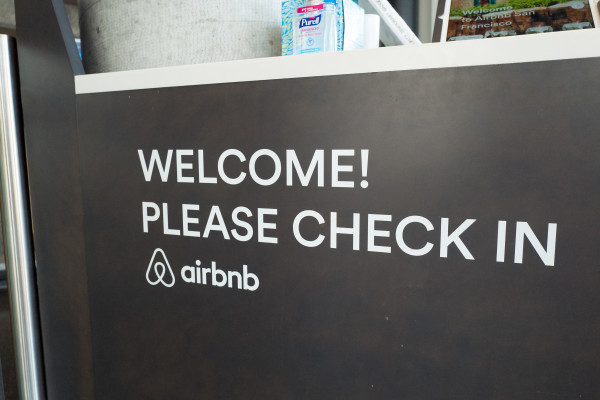 Startups Weekly: Airbnb’s growing pains