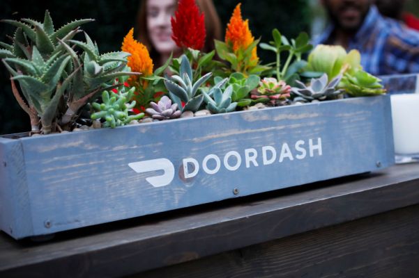 After IPO delays, DoorDash confirms $400M raise