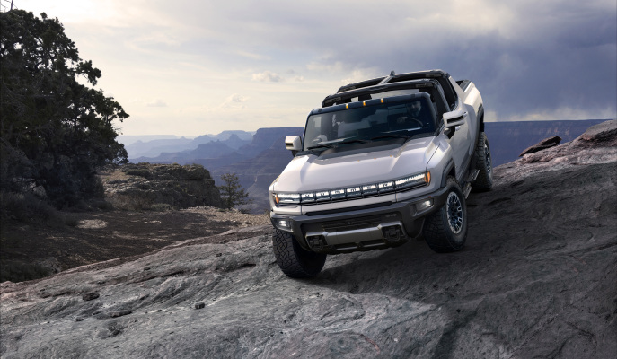 GMC reveals the Hummer EV: 1,000 HP, 350-mile range and 0-60 in ‘around 3 seconds’