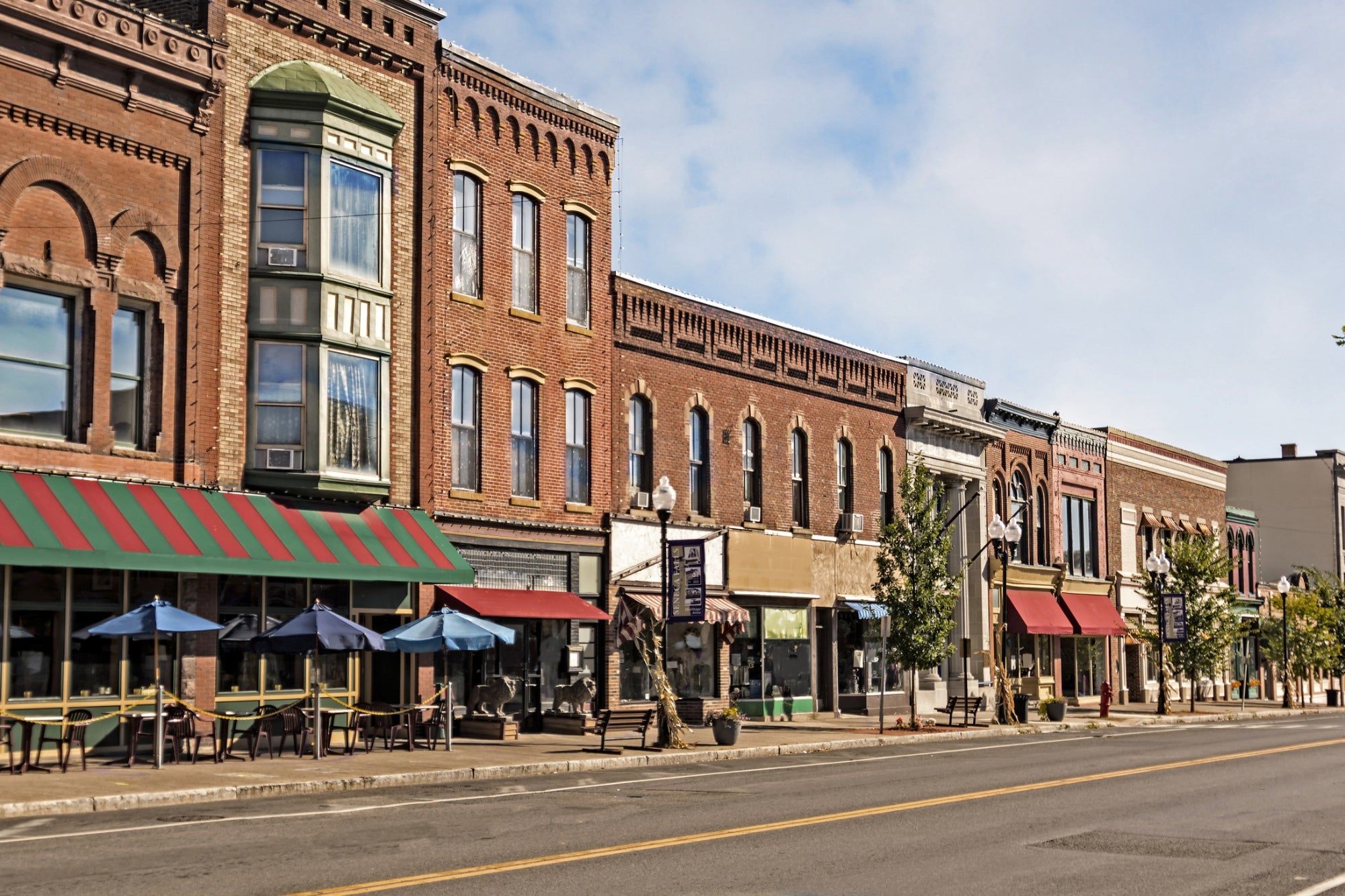 Say Hello to the Next Business Hub: Small Towns